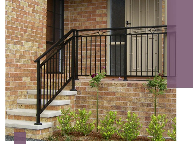 Уличные перила из металла под ключ в Ахтубинске