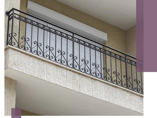 Балконные ограждения из металла и стекла в Ахтубинске для домов