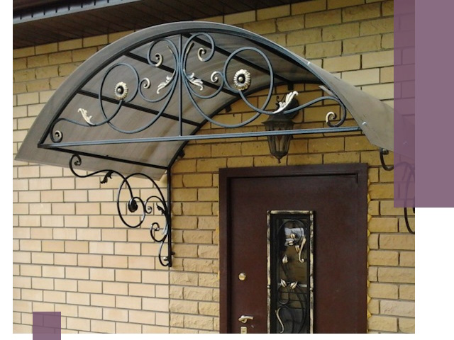 Изготовление козырьков из металла под ключ в Ахтубинске