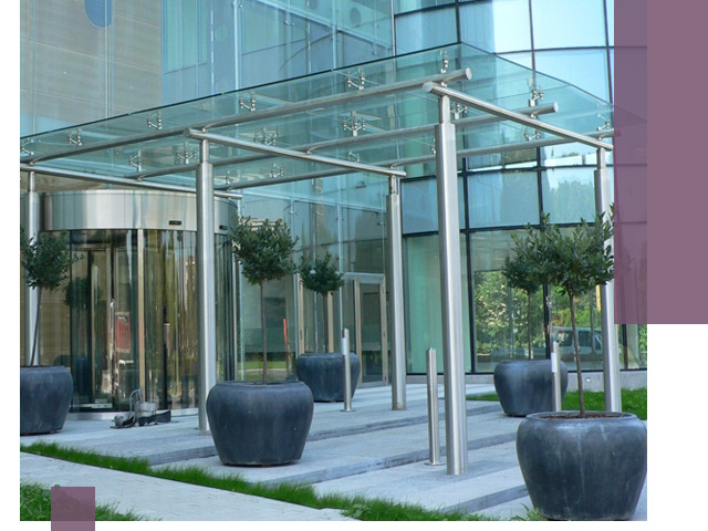 Навесы из стекла на заказ в Ахтубинске — монтаж и установка